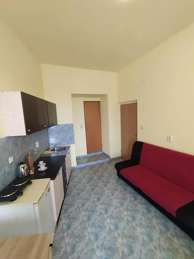 Dejan Apartment 3-Free Parking Near Arena In City Center, Near Bus, Train, Ferry, Airport Shuttle Pula