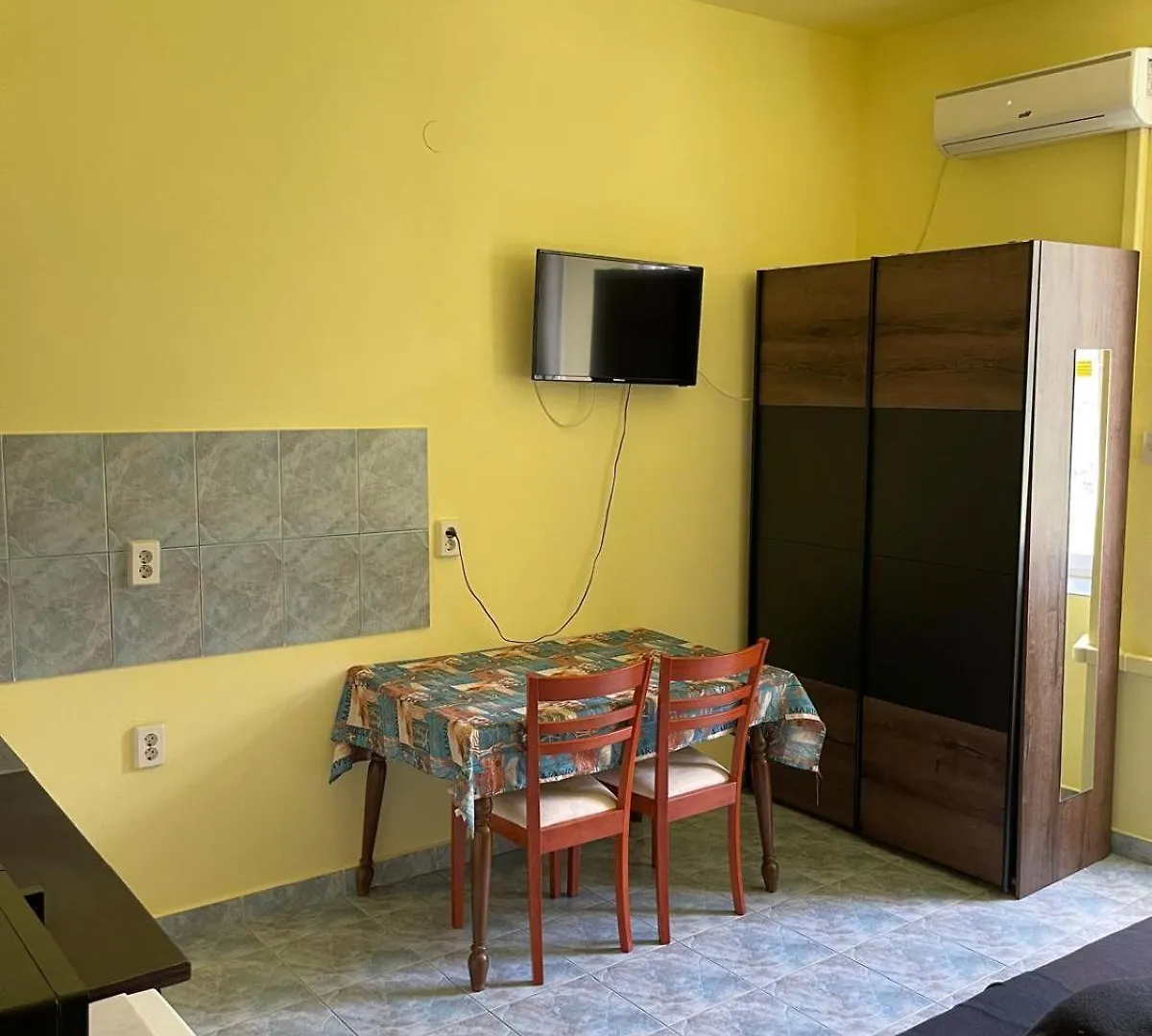 Dejan Apartment 3-Free Parking Near Arena In City Center, Near Bus, Train, Ferry, Airport Shuttle Pula 0*,