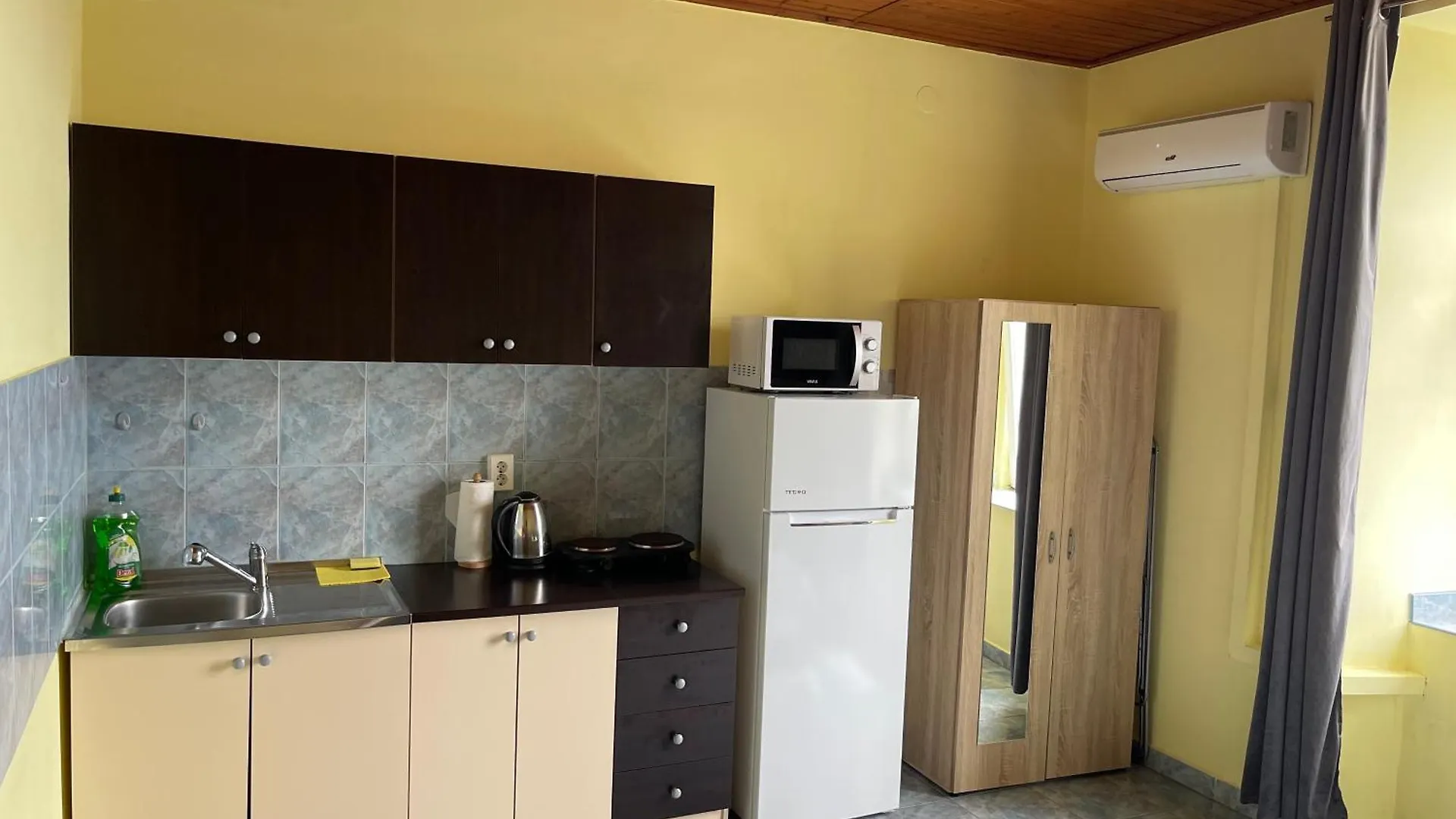Dejan Apartment 3-Free Parking Near Arena In City Center, Near Bus, Train, Ferry, Airport Shuttle Pula Croatia